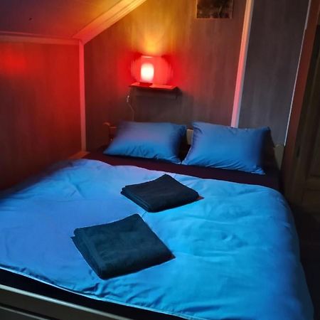 Hostel Suzzzy Novska Экстерьер фото