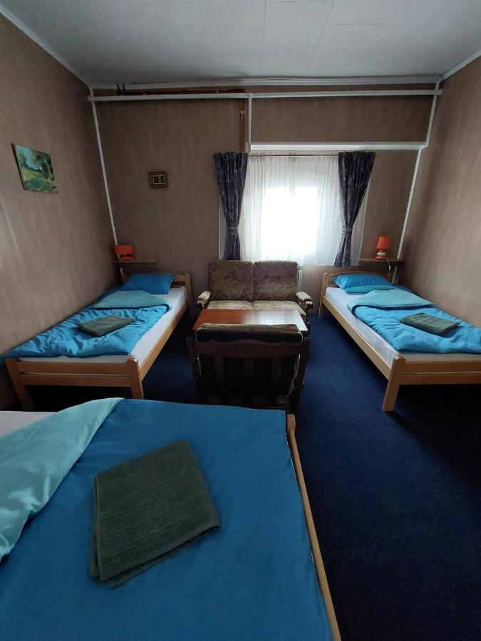Hostel Suzzzy Novska Экстерьер фото