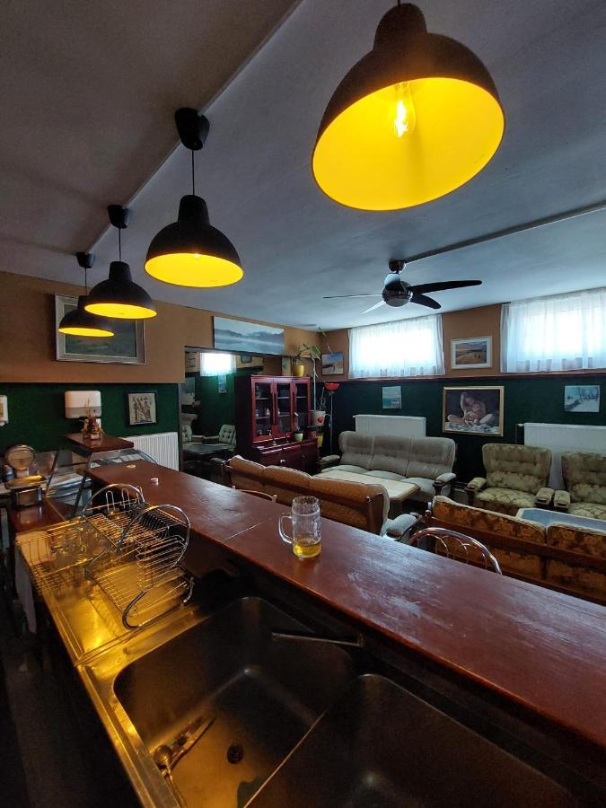 Hostel Suzzzy Novska Экстерьер фото