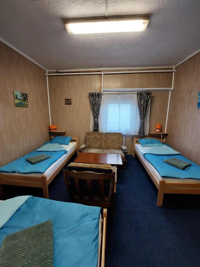 Hostel Suzzzy Novska Экстерьер фото
