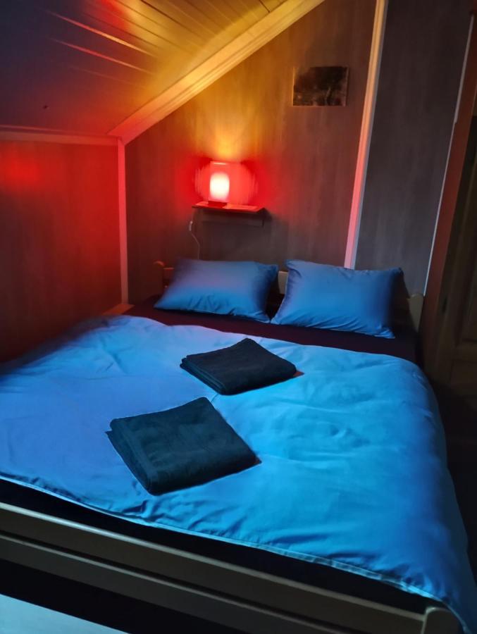 Hostel Suzzzy Novska Экстерьер фото