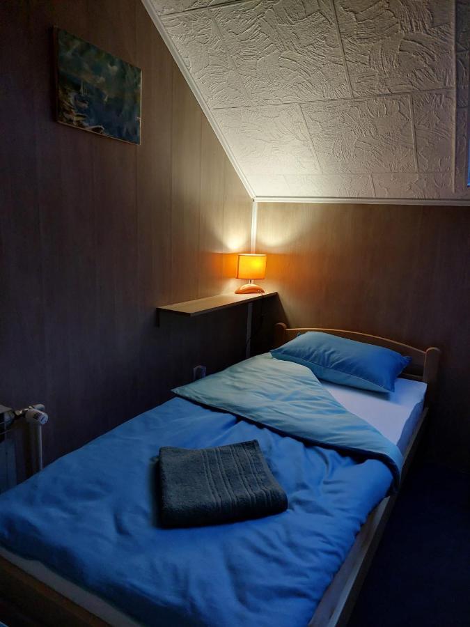 Hostel Suzzzy Novska Экстерьер фото