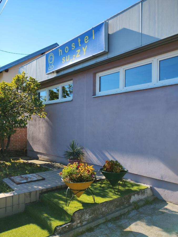 Hostel Suzzzy Novska Экстерьер фото