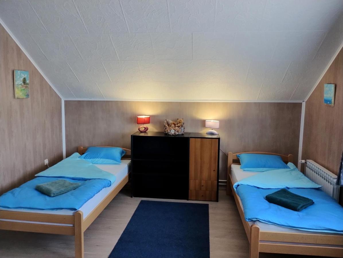 Hostel Suzzzy Novska Экстерьер фото
