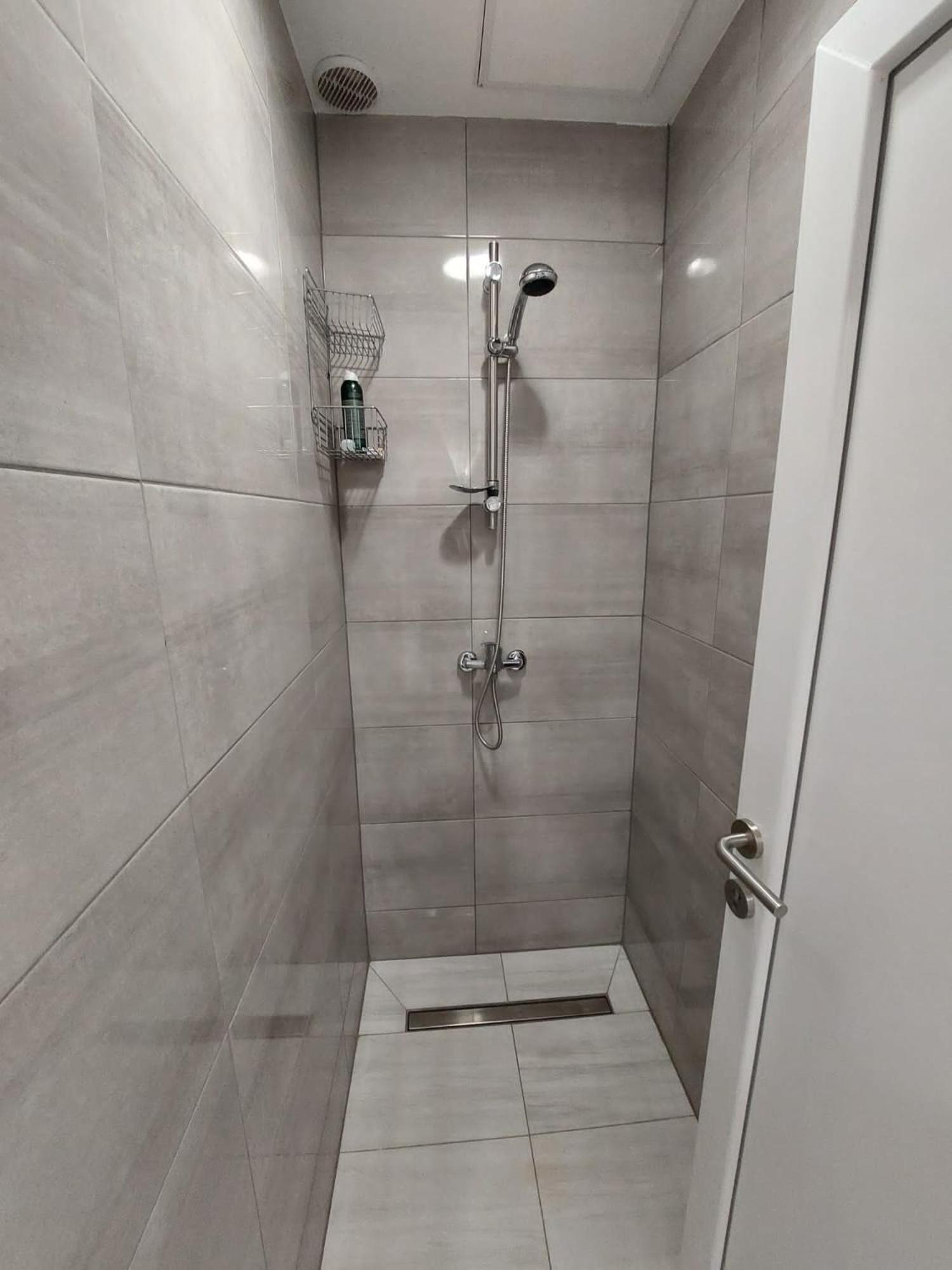 Hostel Suzzzy Novska Экстерьер фото