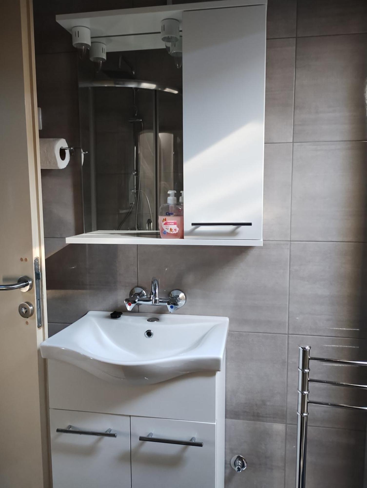 Hostel Suzzzy Novska Экстерьер фото