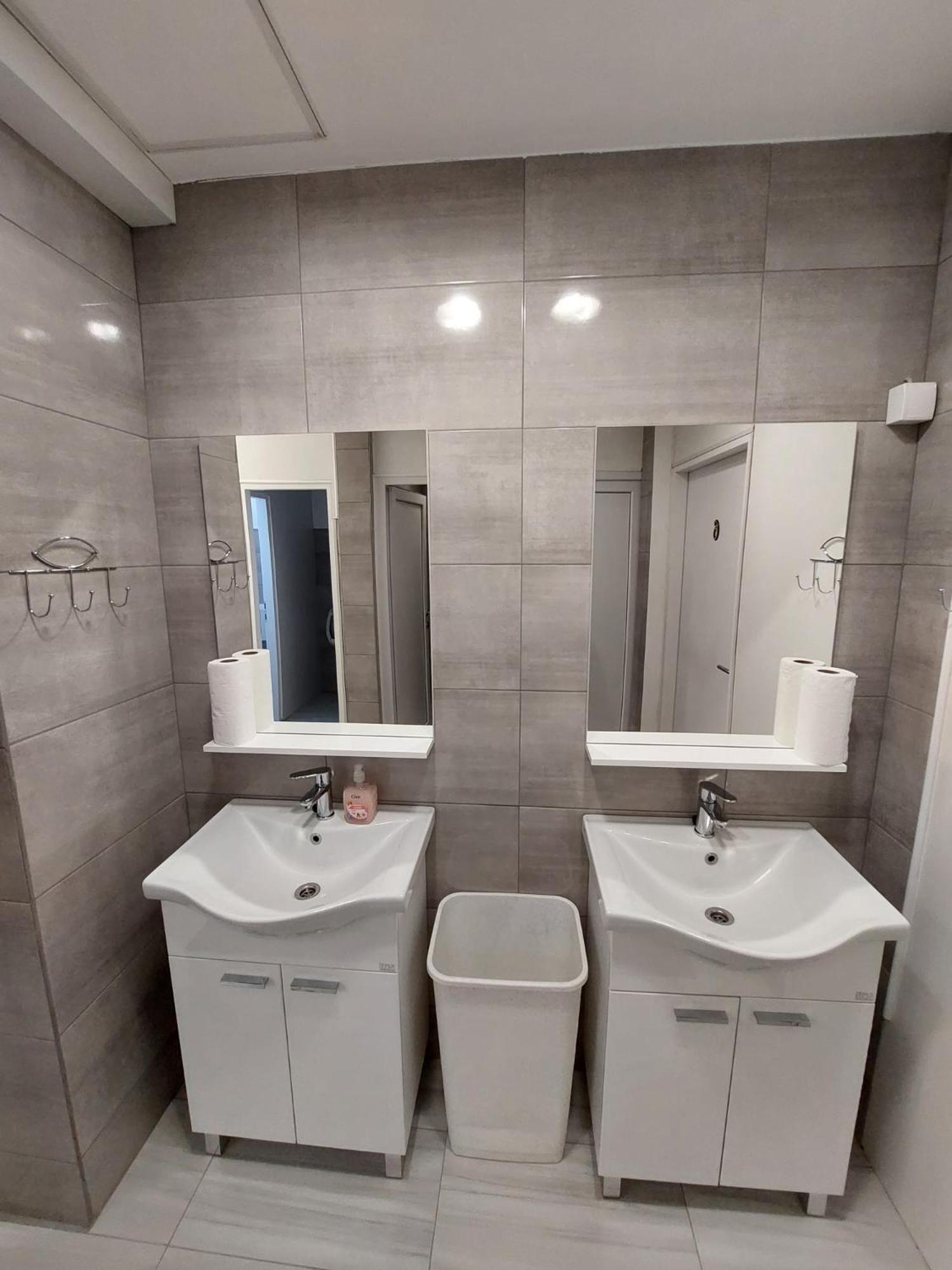 Hostel Suzzzy Novska Экстерьер фото