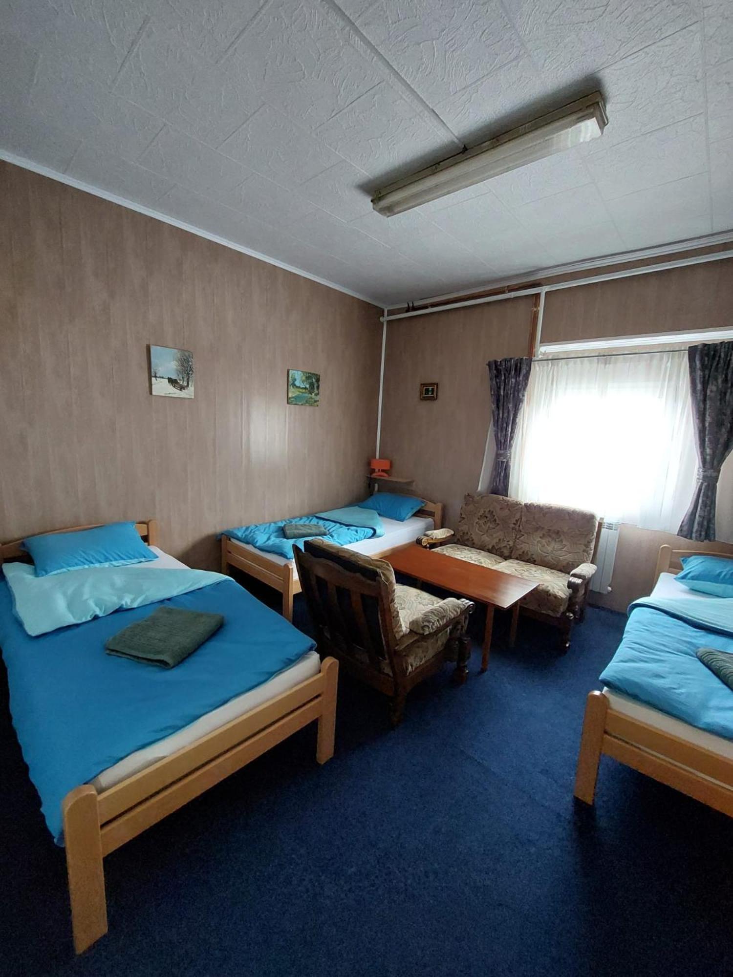 Hostel Suzzzy Novska Экстерьер фото