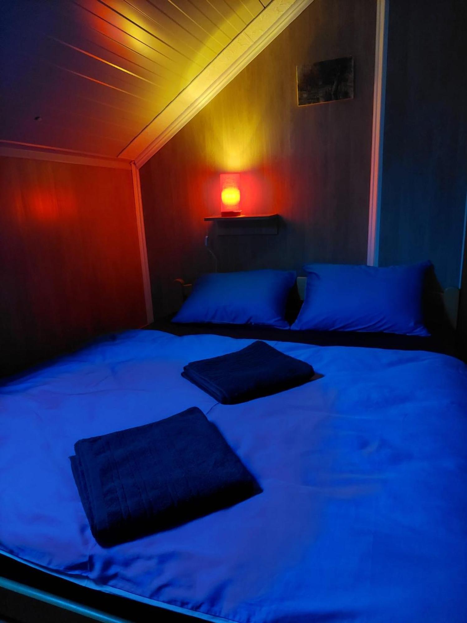 Hostel Suzzzy Novska Экстерьер фото